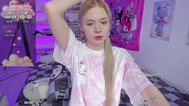 Snapshot of Milia_Parker chatting on 03/06/25, 03:13 Milia Parker online show from 03/06/25, 03:13