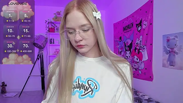 Snapshot of Milia_Parker chatting on 03/23/25, 08:37 Milia Parker online show from 03/23/25, 08:37