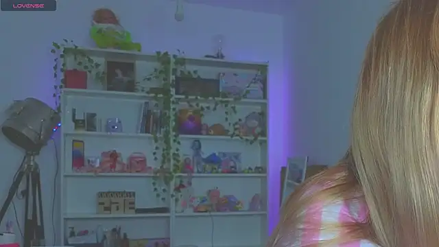 Snapshot of Milia_Parker chatting on 09/28/25, 09:20 Milia Parker online show from 09/28/25, 09:20