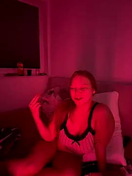 Snapshot of NickyGold_Official chatting on 12/03/24, 01:52 NickyGold Official online show from 12/03/24, 01:52