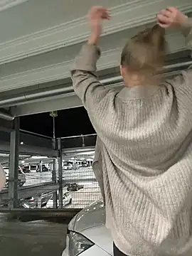 Snapshot of NickyGold_Official chatting on 12/21/24, 09:04 NickyGold Official online show from 12/21/24, 09:04