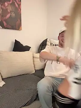 Snapshot of NickyGold_Official chatting on 10/28/25, 10:45 NickyGold Official online show from 10/28/25, 10:45