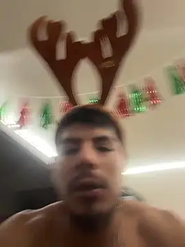 Snapshot of MynameisPaco chatting on 12/17/25, 05:24 MynameisPaco online show from 12/17/25, 05:24