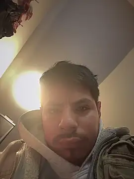 Snapshot of MynameisPaco chatting on 12/21/25, 05:31 MynameisPaco online show from 12/21/25, 05:31