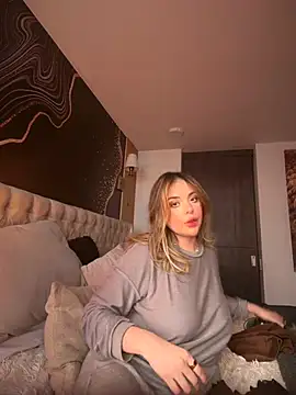 Alirawrz online show from 04/22/26, 01:12