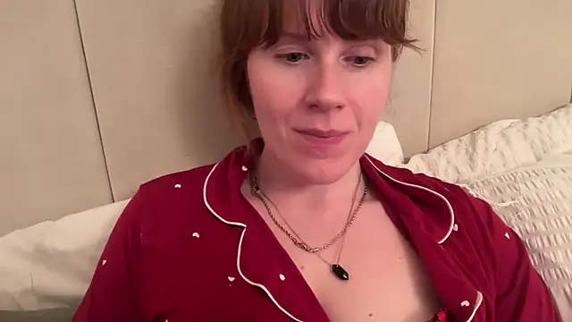 redheadrosie69 online show from 11/10/25, 08:08