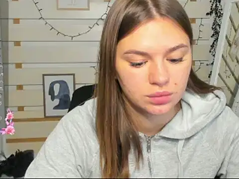 Josephine Kiss online show from 11/28/25, 12:19