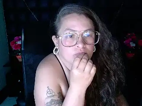 SaraThomso online show from 12/29/24, 09:06