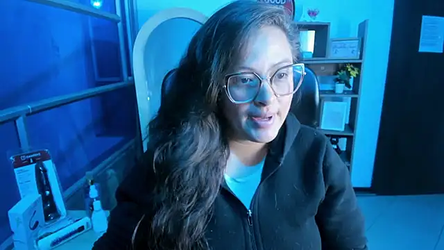 SaraThomso online show from 11/09/25, 03:27