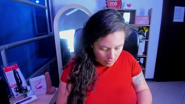 SaraThomso online show from 11/11/25, 03:17