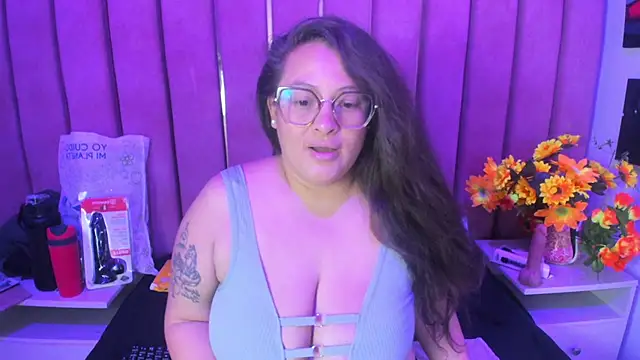 SaraThomso online show from 11/12/25, 03:29