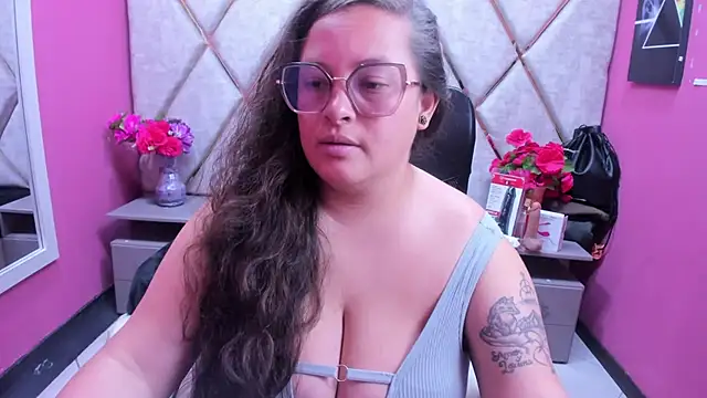 SaraThomso online show from 11/27/25, 02:19