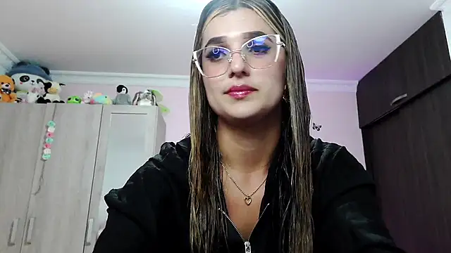 caroline jonson online show from 01/03/25, 09:47