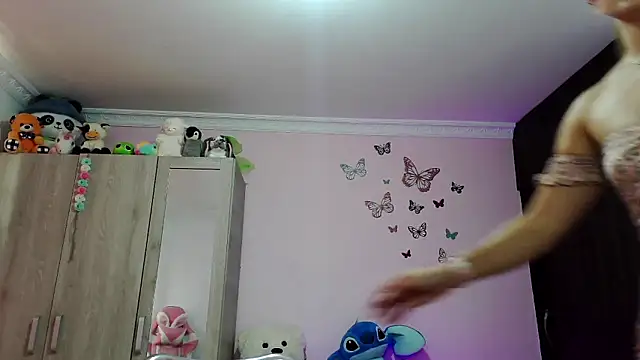 caroline jonson online show from 02/13/25, 05:54