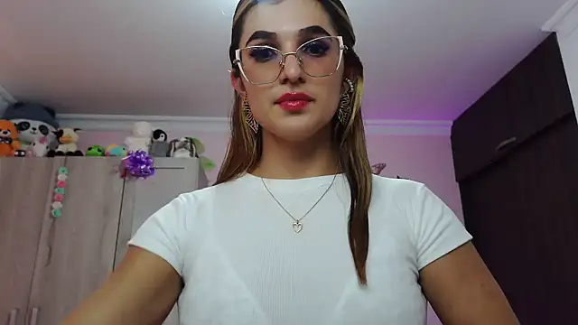 caroline jonson online show from 03/18/25, 05:53