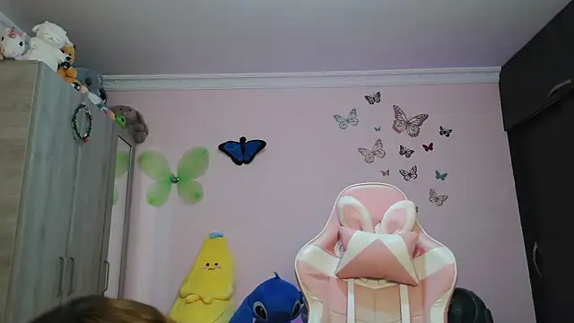 caroline jonson online show from 02/12/26, 09:43