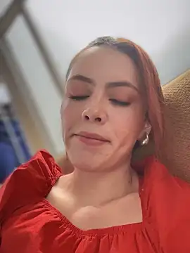 Lorraine Leon online show from 12/16/24, 04:49