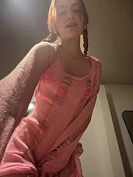 Lorraine Leon online show from 12/23/24, 03:07