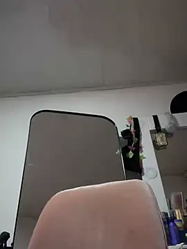 Lorraine Leon online show from 03/21/25, 04:28