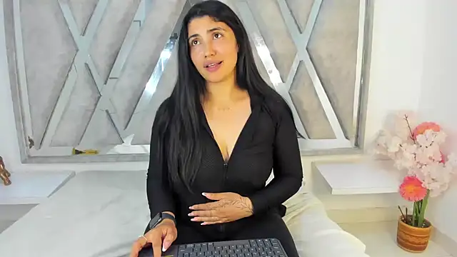 Snapshot of Danna_777_ chatting on 02/18/25, 03:31 Danna 777 online show from 02/18/25, 03:31