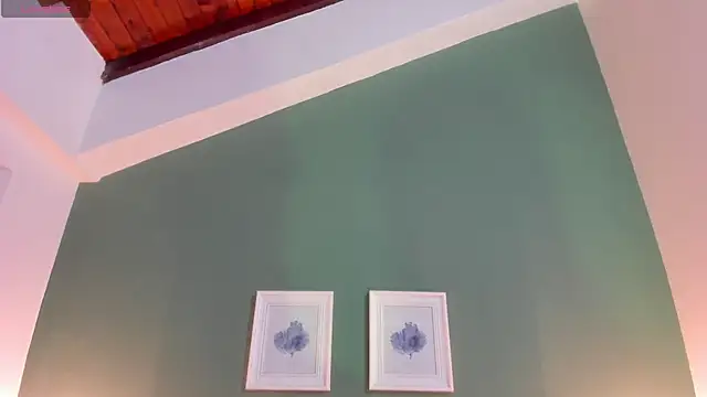  anavictoria  online show from 10/15/25, 12:05