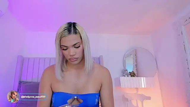 Shelynna azzul online show from 02/19/26, 08:05