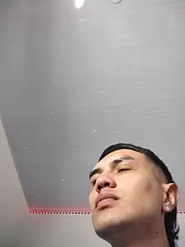 Tifanny Sweett online show from 11/23/25, 01:49