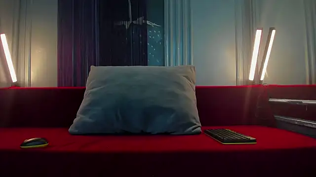 Snapshot of Whitney_Svonn chatting on 03/04/25, 04:38 Whitney Svonn online show from 03/04/25, 04:38