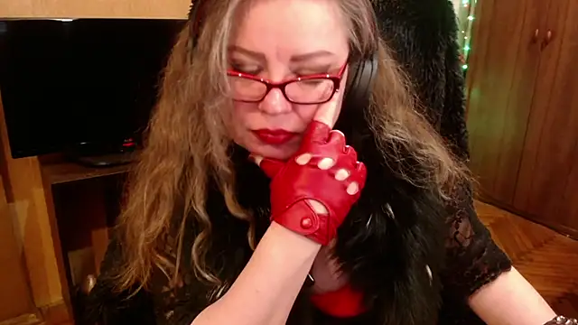 Snapshot of Miss_Tress chatting on 12/24/24, 10:39 Miss Tress online show from 12/24/24, 10:39