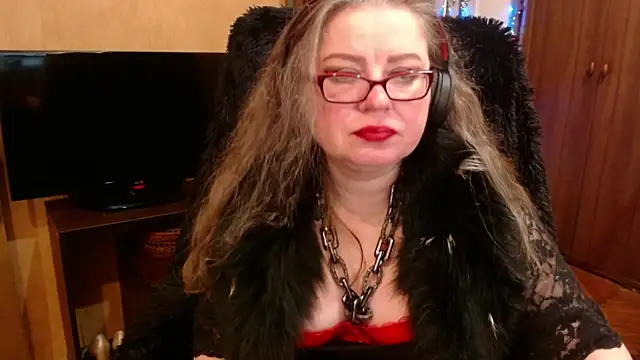 Snapshot of Miss_Tress chatting on 12/27/24, 02:47 Miss Tress online show from 12/27/24, 02:47