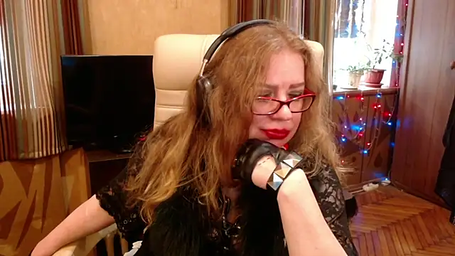 Miss Tress online show from 05/25/26, 08:20