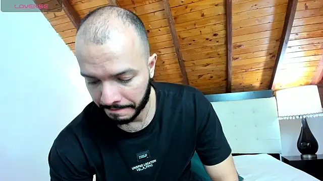 Tom Bailey online show from 09/20/25, 04:02