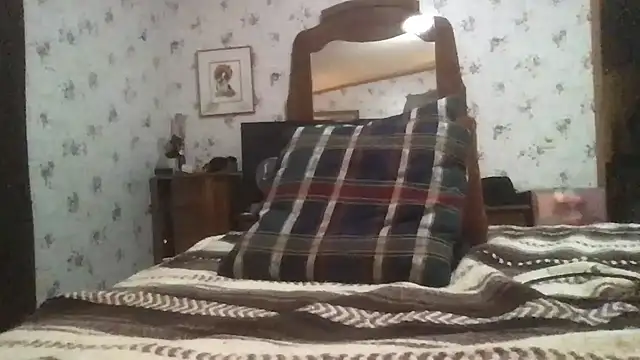 Snapshot of musclebooty70 chatting on 02/05/25, 12:53 musclebooty70 online show from 02/05/25, 12:53