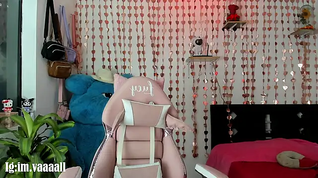 Snapshot of lucyy_tay chatting on 10/04/25, 02:31 lucyy tay online show from 10/04/25, 02:31