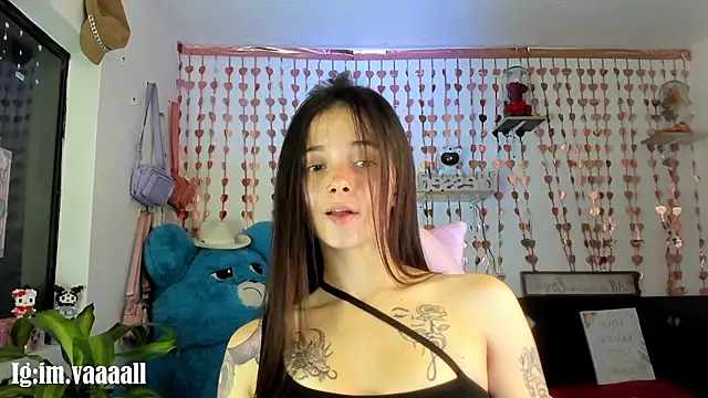 lucyy tay online show from 10/24/25, 11:01