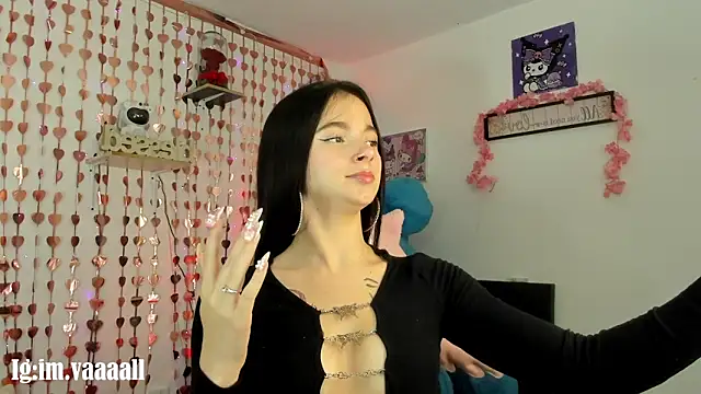 Snapshot of lucyy_tay chatting on 11/06/25, 06:53 lucyy tay online show from 11/06/25, 06:53