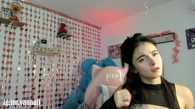 lucyy tay online show from 11/27/25, 10:56