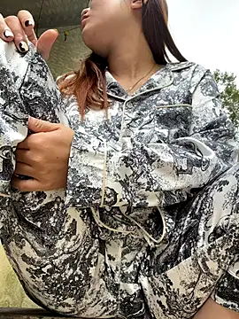 Emily 9xx online show from 10/25/25, 04:20