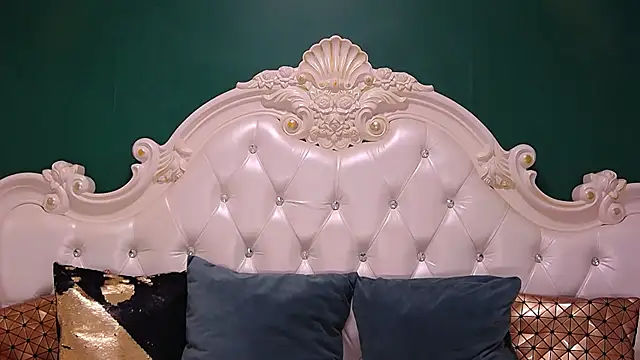 ArielBurn online show from 10/18/25, 08:42