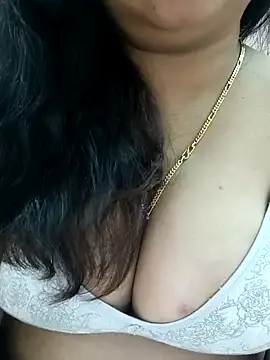 Snapshot of cuteyqueen chatting on 01/07/25, 06:48 cuteyqueen online show from 01/07/25, 06:48