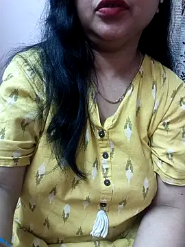 Snapshot of cuteyqueen chatting on 10/14/25, 11:00 cuteyqueen online show from 10/14/25, 11:00
