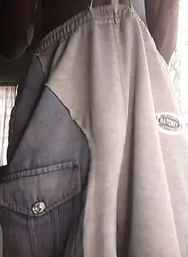 Snapshot of Naughty_Ratty chatting on 10/16/25, 10:27 Naughty Ratty online show from 10/16/25, 10:27