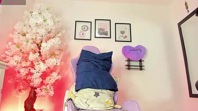 EmmaEbony ts online show from 04/24/26, 02:41