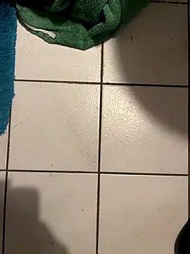 Snapshot of Kemenyfasz93 chatting on 11/12/25, 03:23 Kemenyfasz93 online show from 11/12/25, 03:23