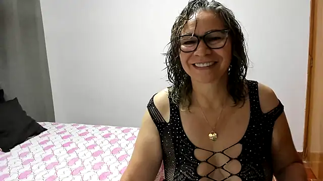 Snapshot of Carlaa-69 chatting on 06/16/26, 09:34 Carlaa-69 online show from 06/16/26, 09:34