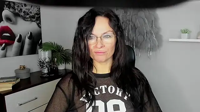 HelenLuxx online show from 01/20/25, 06:53