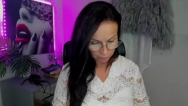 HelenLuxx online show from 09/09/25, 12:37