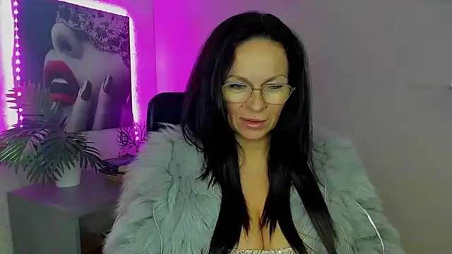 HelenLuxx online show from 09/26/25, 05:50