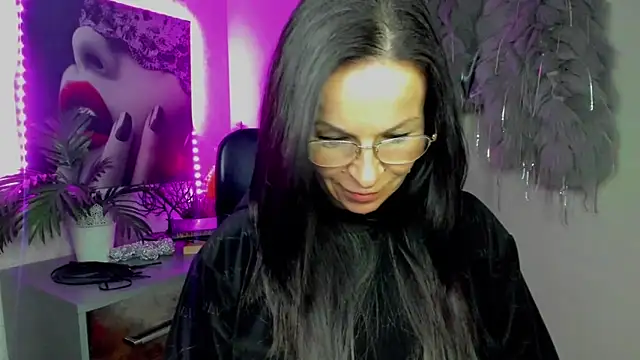 HelenLuxx online show from 01/31/26, 07:11