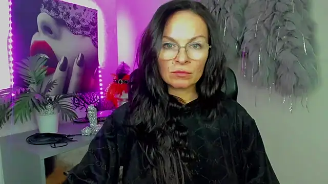 HelenLuxx online show from 02/04/26, 03:18